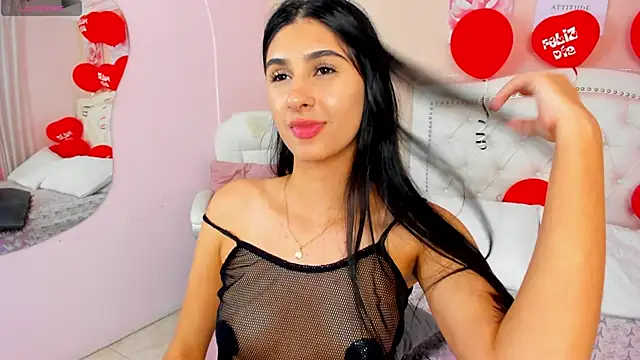 Snapshot of Ashley_Evans18 chatting on 02-17-25, 05:43 Ashley Evans18 online show from 02-17-25, 05:43