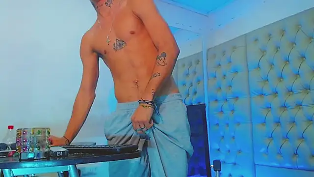 Snapshot of HannibalLester chatting on 01-26-25, 06:49 HannibalLester online show from 01-26-25, 06:49