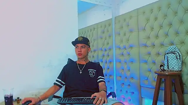 Snapshot of HannibalLester chatting on 01-29-25, 01:28 HannibalLester online show from 01-29-25, 01:28