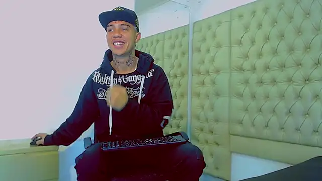 Snapshot of HannibalLester chatting on 02-01-25, 12:29 HannibalLester online show from 02-01-25, 12:29