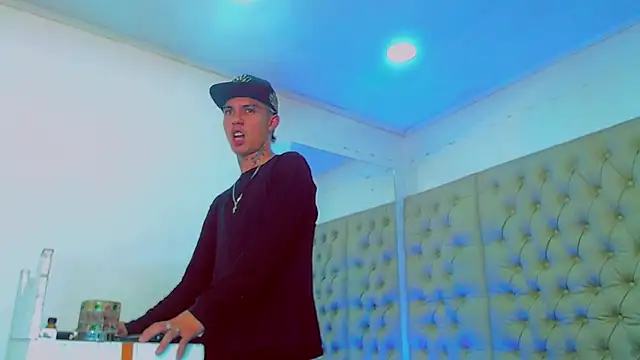 Snapshot of HannibalLester chatting on 02-02-25, 11:53 HannibalLester online show from 02-02-25, 11:53