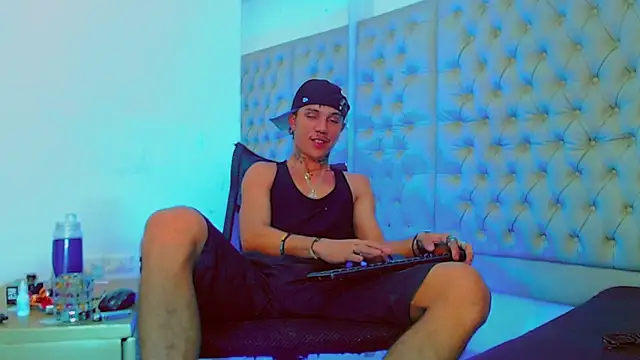 Snapshot of HannibalLester chatting on 02-04-25, 12:00 HannibalLester online show from 02-04-25, 12:00