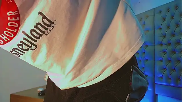 Snapshot of HannibalLester chatting on 02-11-25, 02:35 HannibalLester online show from 02-11-25, 02:35