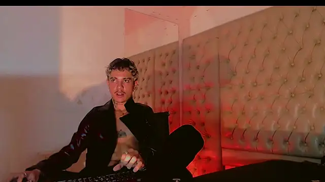 Snapshot of HannibalLester chatting on 02-17-25, 10:58 HannibalLester online show from 02-17-25, 10:58