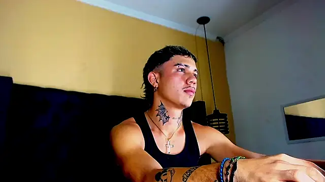 Snapshot of HannibalLester chatting on 03-11-25, 02:43 HannibalLester online show from 03-11-25, 02:43