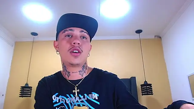 Snapshot of HannibalLester chatting on 03-15-25, 04:02 HannibalLester online show from 03-15-25, 04:02