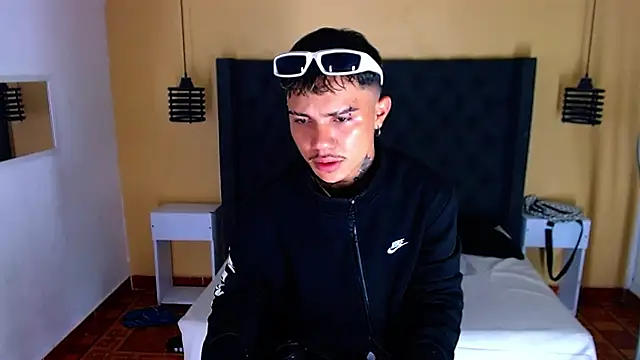 Snapshot of HannibalLester chatting on 03-20-25, 08:20 HannibalLester online show from 03-20-25, 08:20