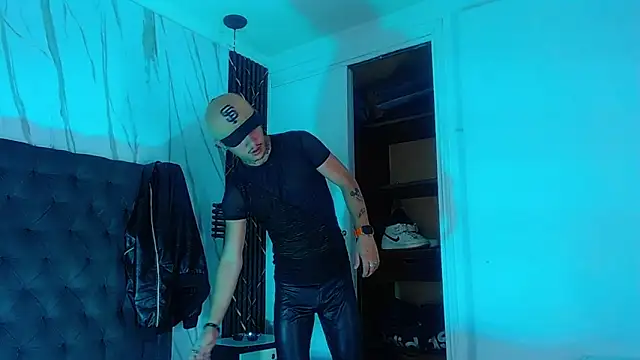 Snapshot of HannibalLester chatting on 09-08-25, 08:30 HannibalLester online show from 09-08-25, 08:30