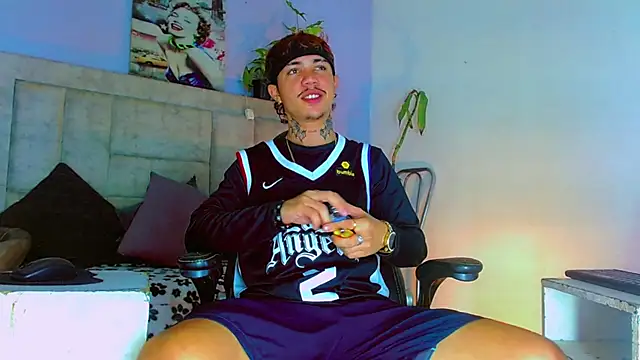 Snapshot of HannibalLester chatting on 09-18-25, 04:47 HannibalLester online show from 09-18-25, 04:47