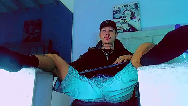 Snapshot of HannibalLester chatting on 10-01-25, 07:58 HannibalLester online show from 10-01-25, 07:58