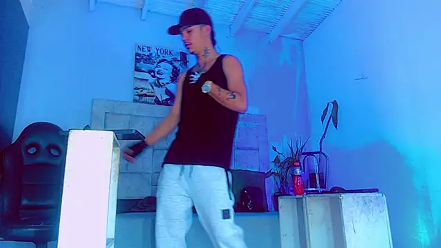 Snapshot of HannibalLester chatting on 10-05-25, 04:55 HannibalLester online show from 10-05-25, 04:55