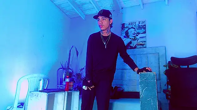 Snapshot of HannibalLester chatting on 10-07-25, 04:20 HannibalLester online show from 10-07-25, 04:20