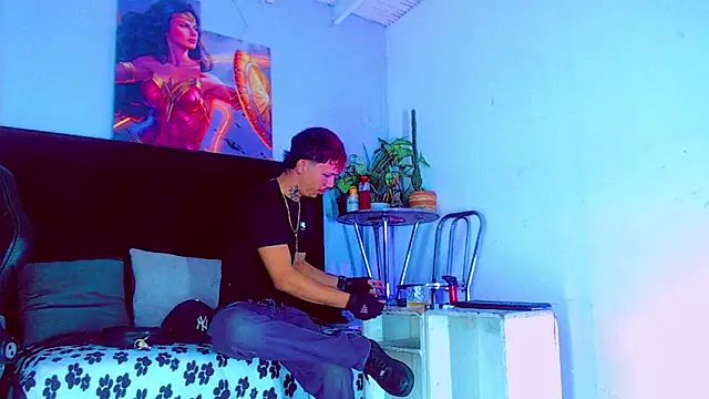 Snapshot of HannibalLester chatting on 11-06-25, 03:51 HannibalLester online show from 11-06-25, 03:51