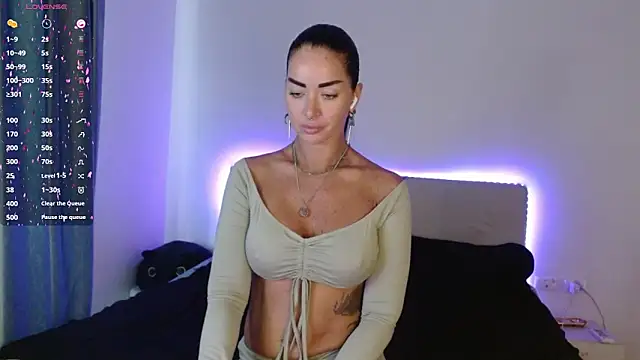 Snapshot of amber_tasty chatting on 12-27-24, 02:25 amber tasty online show from 12-27-24, 02:25