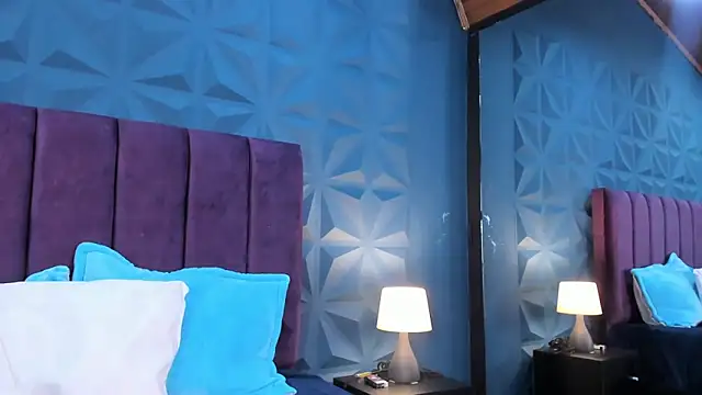 Snapshot of NicoleJonss chatting on 09-26-25, 02:59 NicoleJonss online show from 09-26-25, 02:59