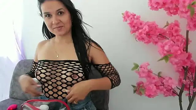 elena jonees online show from 12-12-24, 06:42