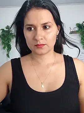 Snapshot of elena_jonees chatting on 09-29-25, 07:08 elena jonees online show from 09-29-25, 07:08