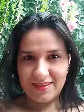 Snapshot of elena_jonees chatting on 09-30-25, 08:14 elena jonees online show from 09-30-25, 08:14