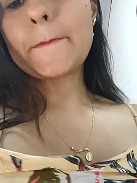 Snapshot of elena_jonees chatting on 10-20-25, 07:47 elena jonees online show from 10-20-25, 07:47