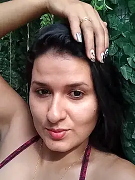 Snapshot of elena_jonees chatting on 10-22-25, 07:35 elena jonees online show from 10-22-25, 07:35