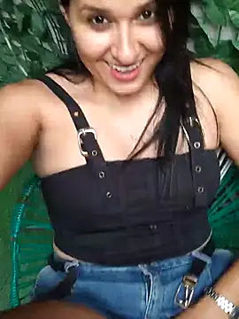 Snapshot of elena_jonees chatting on 10-23-25, 08:07 elena jonees online show from 10-23-25, 08:07