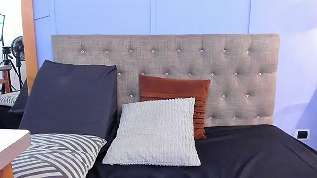 nathalie rossel online show from 10-23-25, 08:24