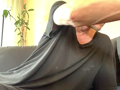 Snapshot of Bula94193 chatting on 02-25-26, 12:04 Bula94193 online show from 02-25-26, 12:04