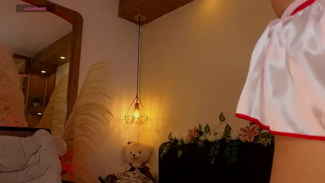 Hannah williams1 online show from 10-31-25, 10:11