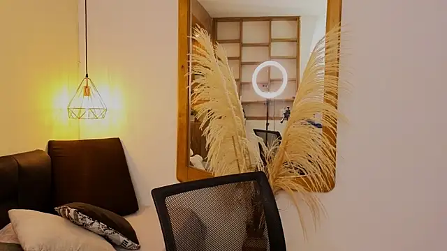 Hannah williams1 online show from 01-17-26, 02:49