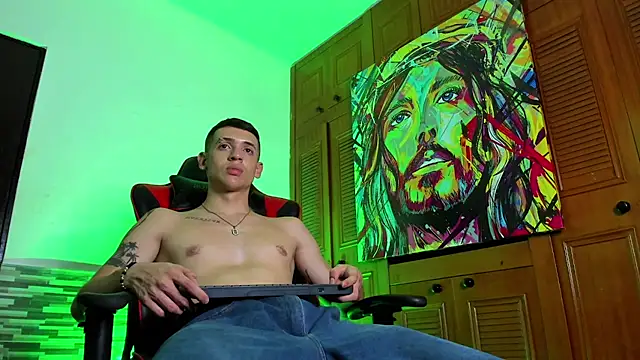 Snapshot of Dimitri_higth420 chatting on 02-06-25, 07:13 Dimitri higth420 online show from 02-06-25, 07:13
