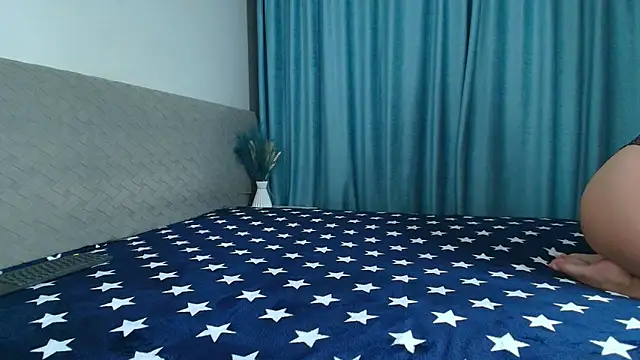 ElizaaXO online show from 09-30-25, 04:45