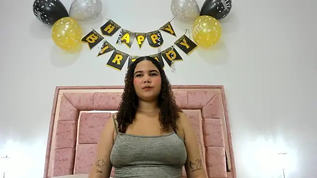 zoee lovv online show from 12-21-24, 03:25