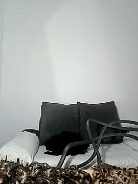 annybarros21 online show from 09-26-25, 04:16