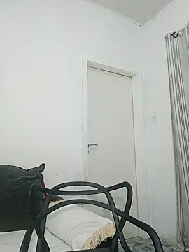 annybarros21 online show from 10-15-25, 04:23