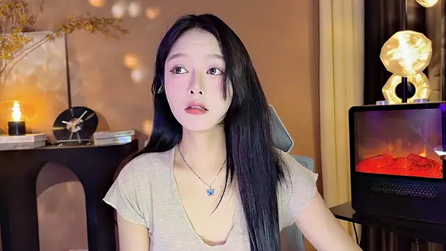 xiaodaibabyy online show from 12-12-24, 06:25