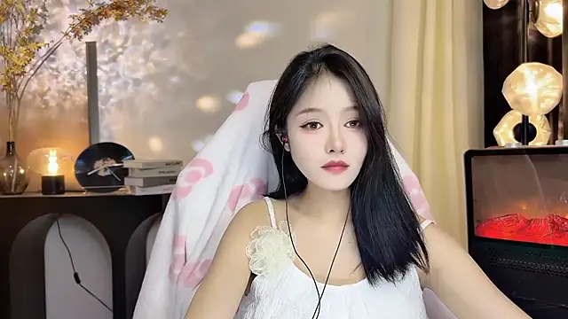 xiaodaibabyy online show from 02-25-25, 04:21