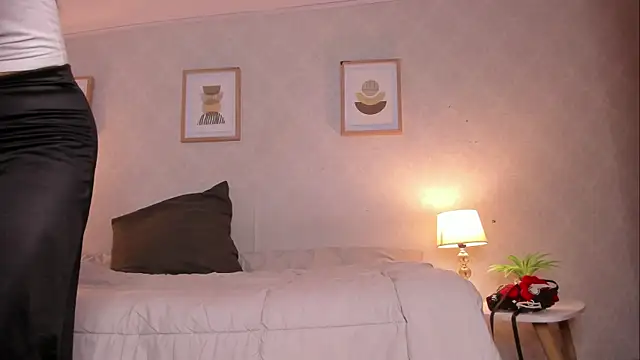 Caroline dh online show from 07-21-26, 11:34
