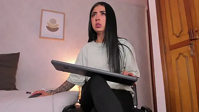 Caroline dh online show from 08-01-26, 11:42