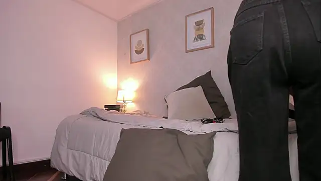 Caroline dh online show from 08-05-26, 11:35