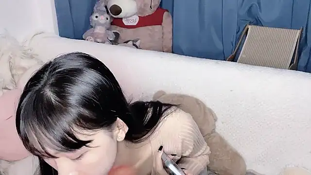 Snapshot of Lili-2 chatting on 11-19-25, 01:55 Lili-2 online show from 11-19-25, 01:55