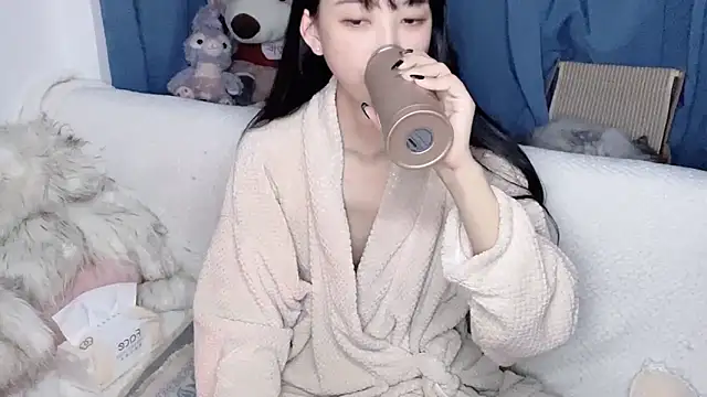 Snapshot of Lili-2 chatting on 11-20-25, 04:51 Lili-2 online show from 11-20-25, 04:51