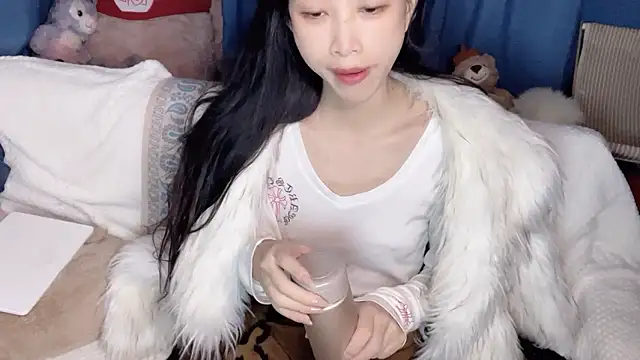 Snapshot of Lili-2 chatting on 01-14-26, 03:50 Lili-2 online show from 01-14-26, 03:50