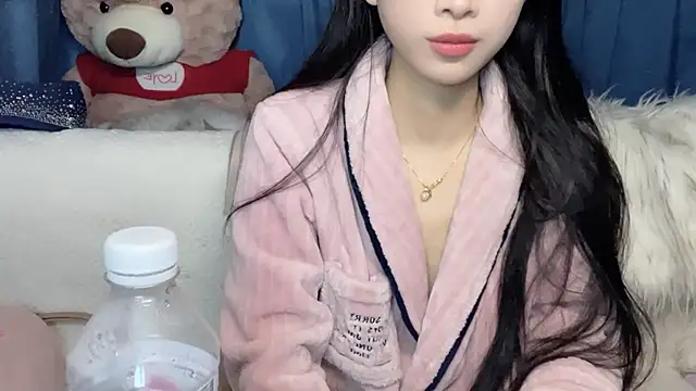 Snapshot of Lili-2 chatting on 02-07-26, 04:11 Lili-2 online show from 02-07-26, 04:11