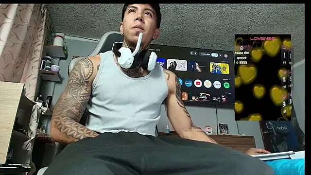 Snapshot of Nickhot0609 chatting on 02-20-26, 10:43 Nickhot0609 online show from 02-20-26, 10:43