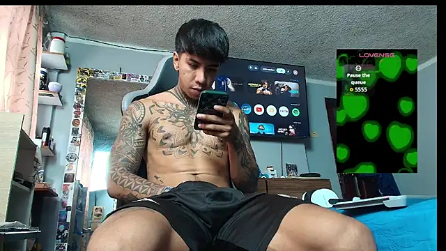 Snapshot of Nickhot0609 chatting on 02-25-26, 05:22 Nickhot0609 online show from 02-25-26, 05:22