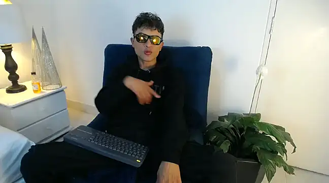 Edward Milleer online show from 12-21-24, 03:25