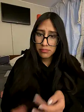 AleFantasy0001 online show from 10-29-25, 04:15