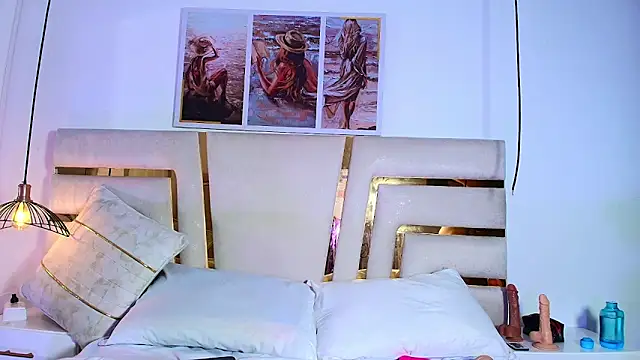 Snapshot of Emma_Payton chatting on 10-24-25, 04:03 Emma Payton online show from 10-24-25, 04:03