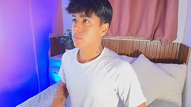 Snapshot of kiing_azahell chatting on 04-18-26, 11:16 kiing azahell online show from 04-18-26, 11:16