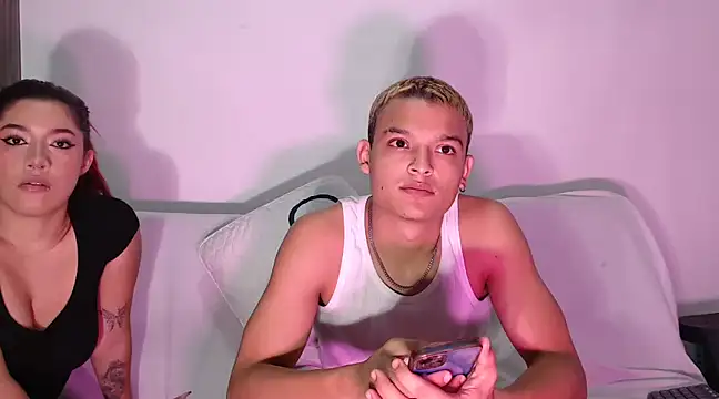 Snapshot of RyanandRosse chatting on 01-13-25, 12:41 RyanandRosse online show from 01-13-25, 12:41
